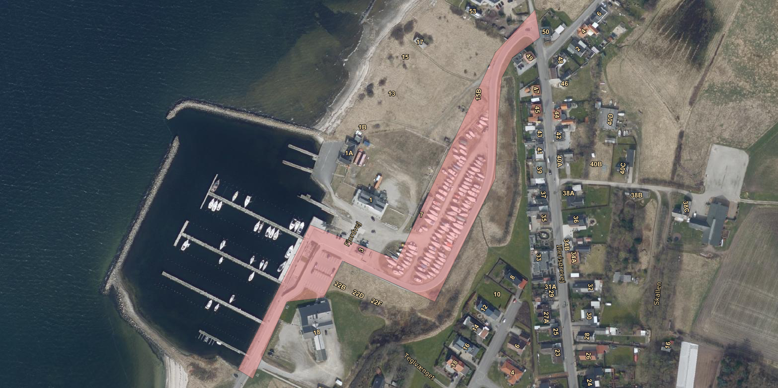 Kort over Hvalpsund Marina. Dele af området er markeret med en rød farve.